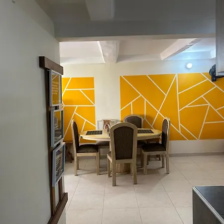 Eco Friendly Cozy Bunk With Private Bath Near Airport Guest house Cartagena
