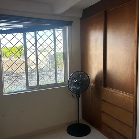 Eco Friendly Cozy Bunk With Private Bath Near Airport