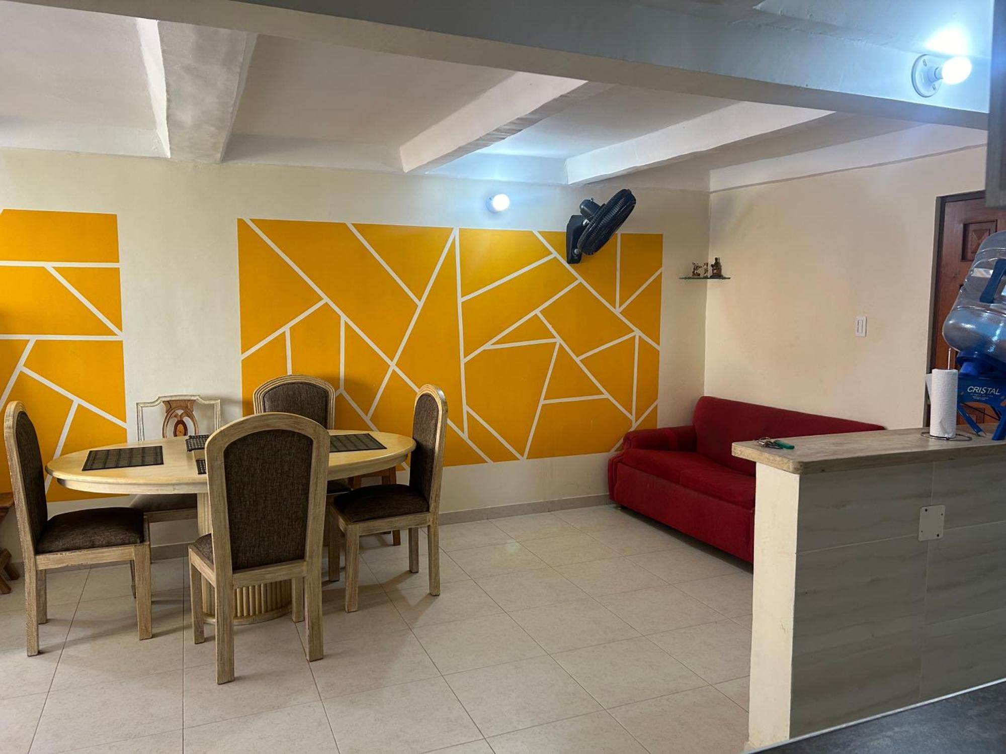Guest house Eco Friendly Cozy Bunk With Private Bath Near Airport *