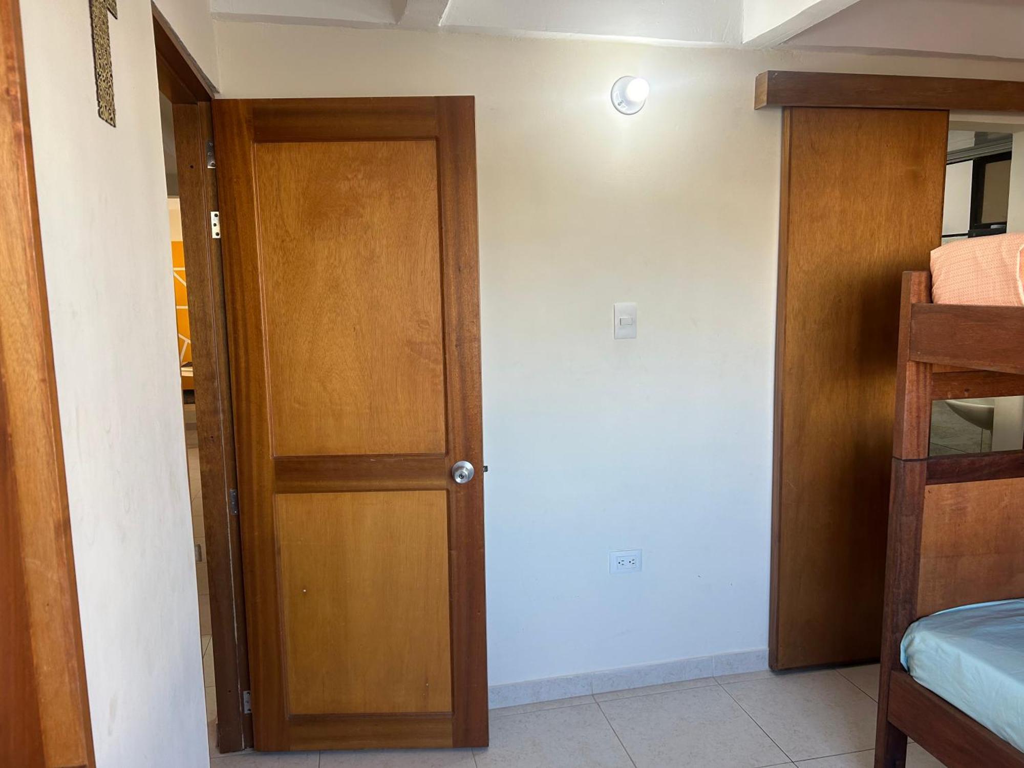 Eco Friendly Cozy Bunk With Private Bath Near Airport Guest house Cartagena
