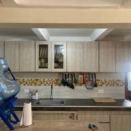 Pensión Eco Friendly Cozy Bunk With Private Bath Near Airport *