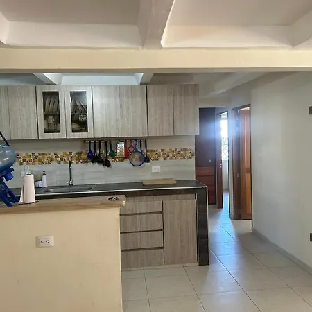 Pensión Eco Friendly Cozy Bunk With Private Bath Near Airport *